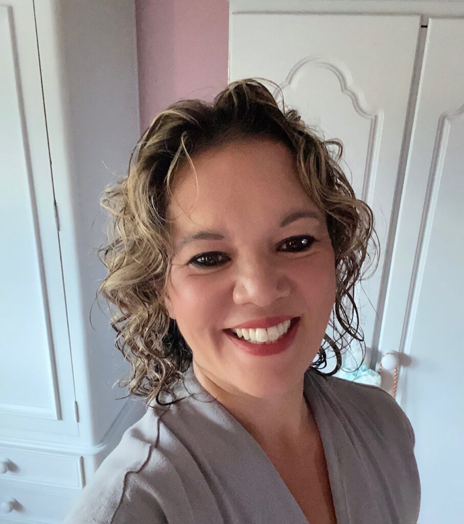 Profile photo of Dr Zoe Hanwell-Purves